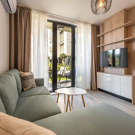 Pool View Azur Deluxe & *