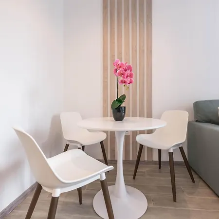 Apartament Pool View Azur Deluxe & *
