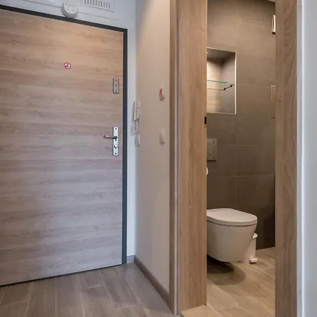 Pool View Azur Deluxe & Apartmán Varna