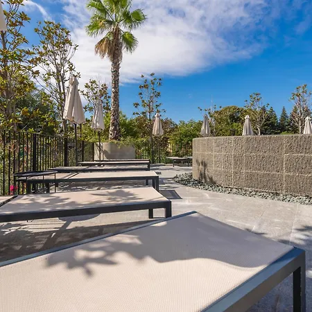 Pool View Azur Deluxe & شقة