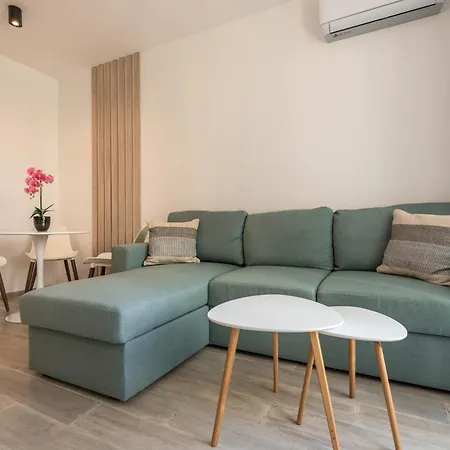 Pool View Azur Deluxe & Apartman *