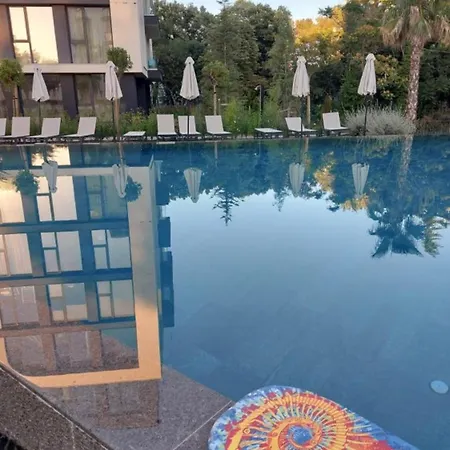 Pool View Azur Deluxe & *