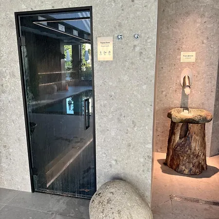 Pool View Azur Deluxe & Apartman *