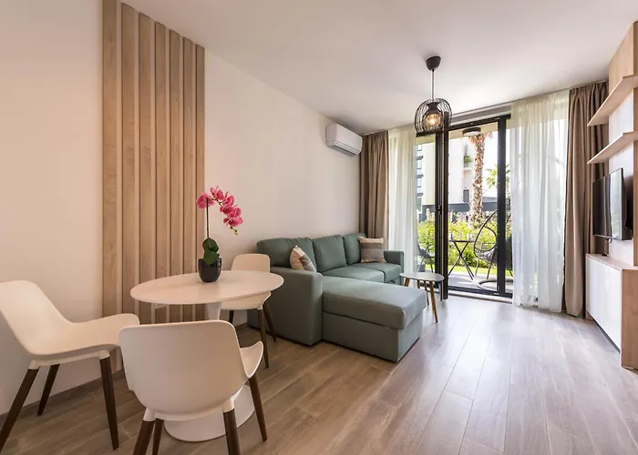 Pool View Azur Deluxe Resort&spa *